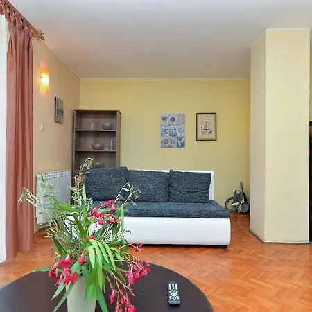 Apartament Fuer 6 Personen Ca 100 Qm In Liznjan, Istrien Suedkueste Von Istrien