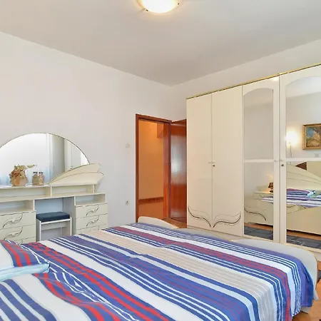 Apartament Fuer 6 Personen Ca 100 Qm In Liznjan, Istrien Suedkueste Von Istrien